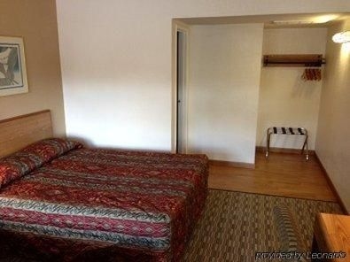 Campus Inn4