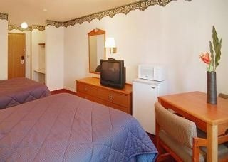 Comfort Inn Airport1
