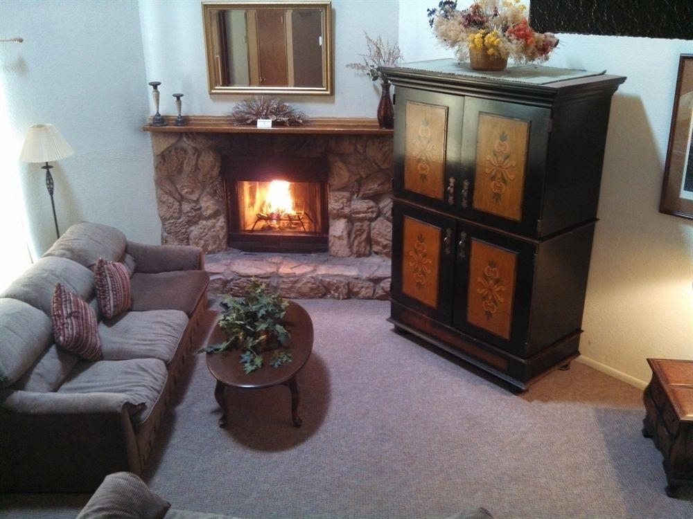 West Winds Lodge and Condos1