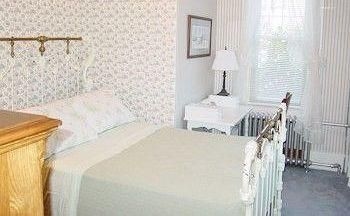 Olde Staunton Inn1