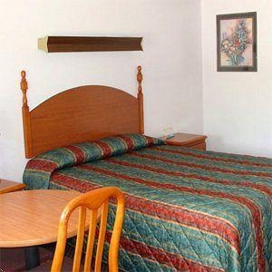 Colonial Inn3