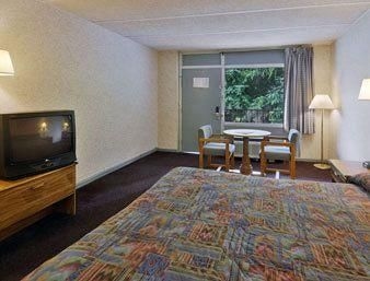 Howard Johnson Inn - Fredericksburg1