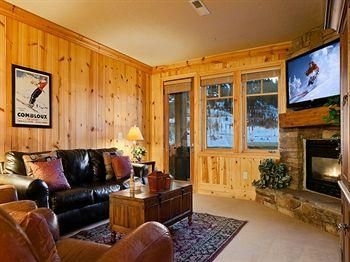 Red Stag Lodge by Utopian LVH2