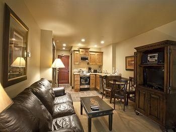 Copperbottom Inn by Wyndham Vacation Rentals4