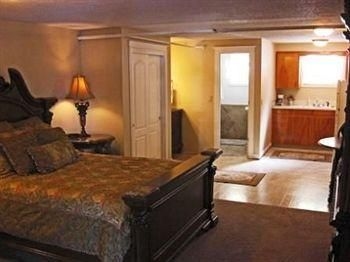 The Silverton Inn and Suites1