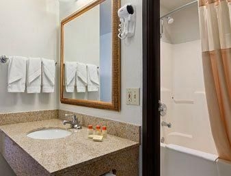 Days Inn Lamar3