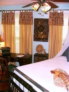 Larelle House Bed and Breakfast4