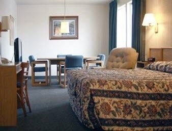 Knights Inn Green River4