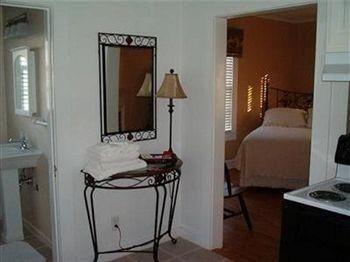 Pippin Drake Guest House1