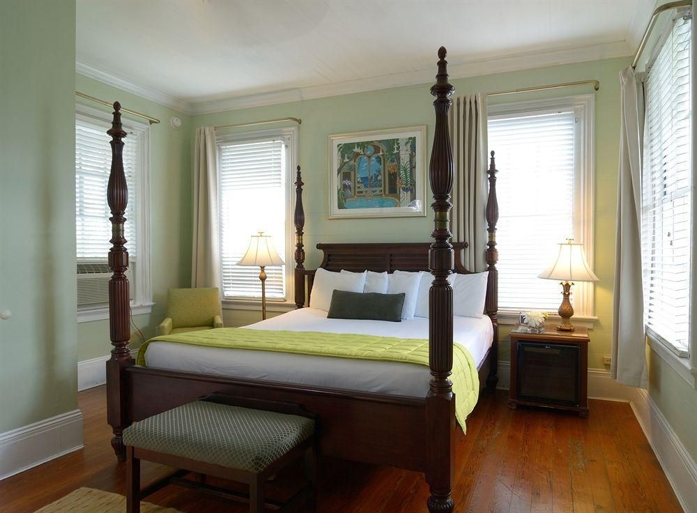 CHELSEA HOUSE1