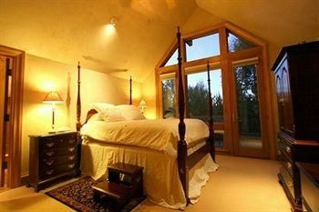 Owl Creek Homes3