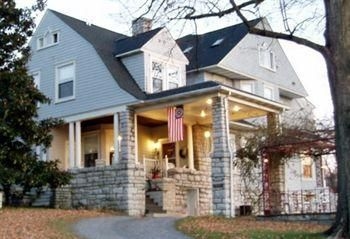 The Stonewall Jackson Inn4