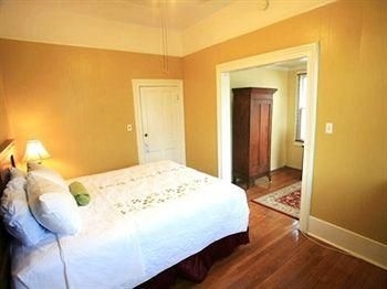 Alpine Inn1