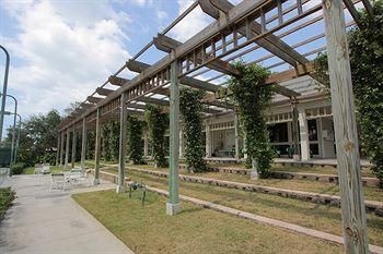 Cedars Tennis Resort by RVA3