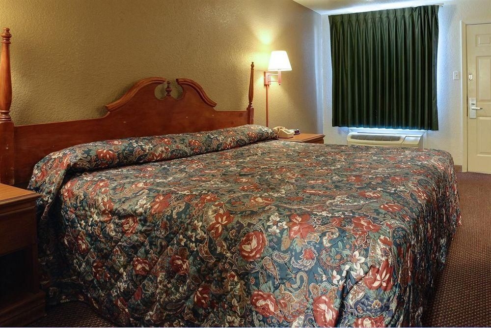 AMERICAS BEST VALUE INN4