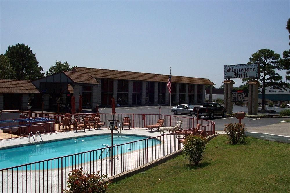 Stonegate Inn0