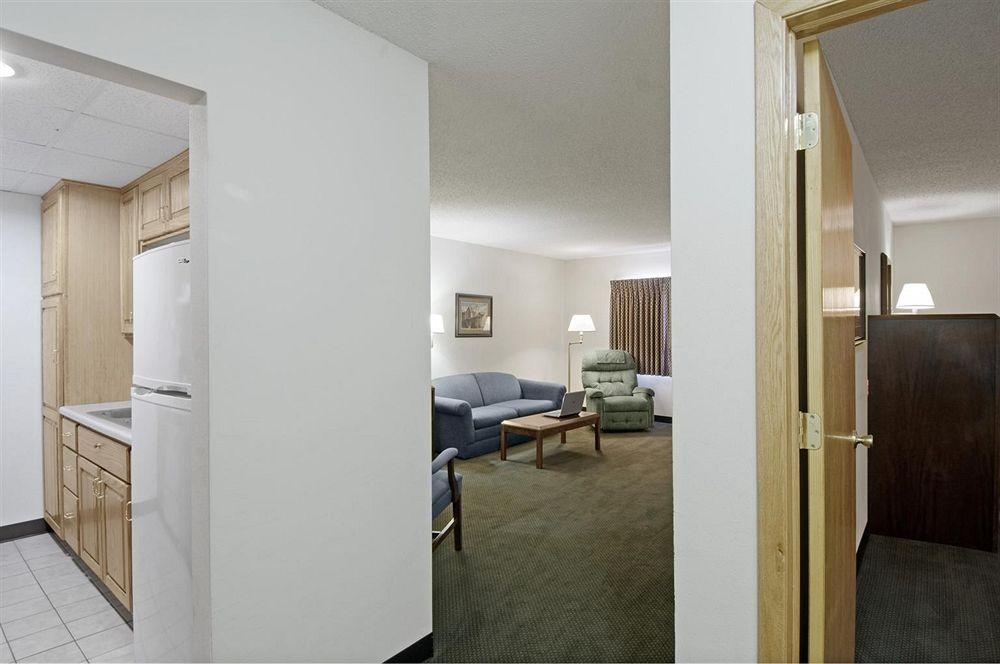 AMERICAS BEST VALUE INN1