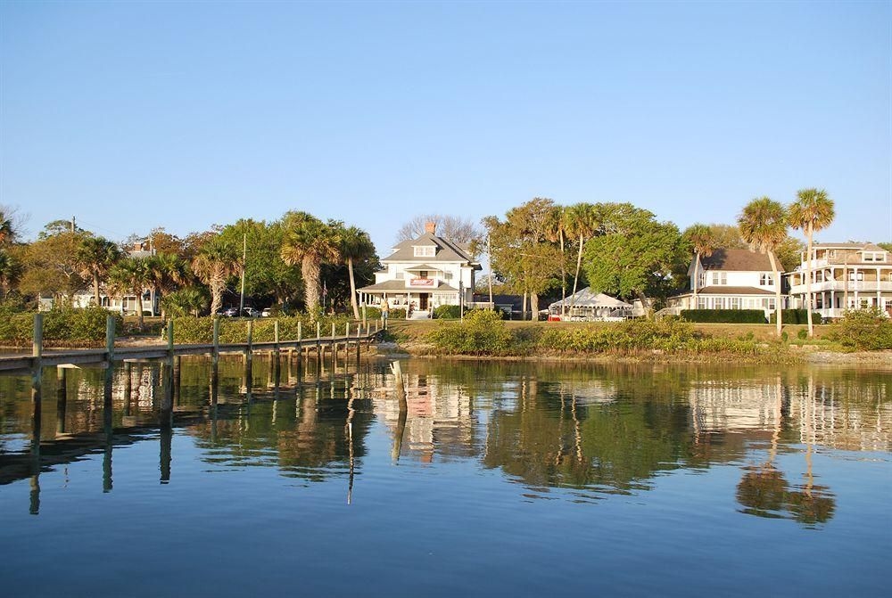 NIGHT SWAN INTRACOSTAL B AND B4