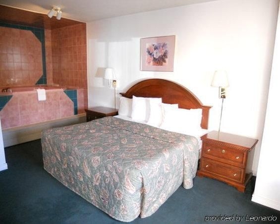 Silver Saddle Motel4