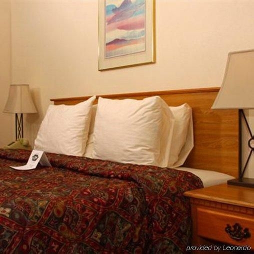 Silver Saddle Motel2
