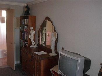 The B Inn1