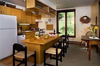 Blackjack Condominiums by Alta Chalets2