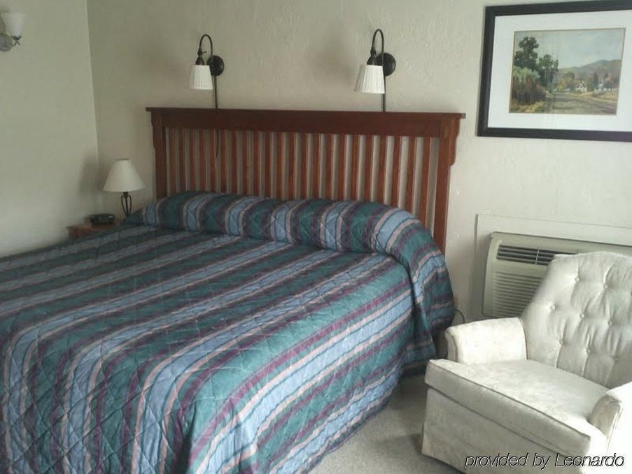 Manor Motel & Helman House2