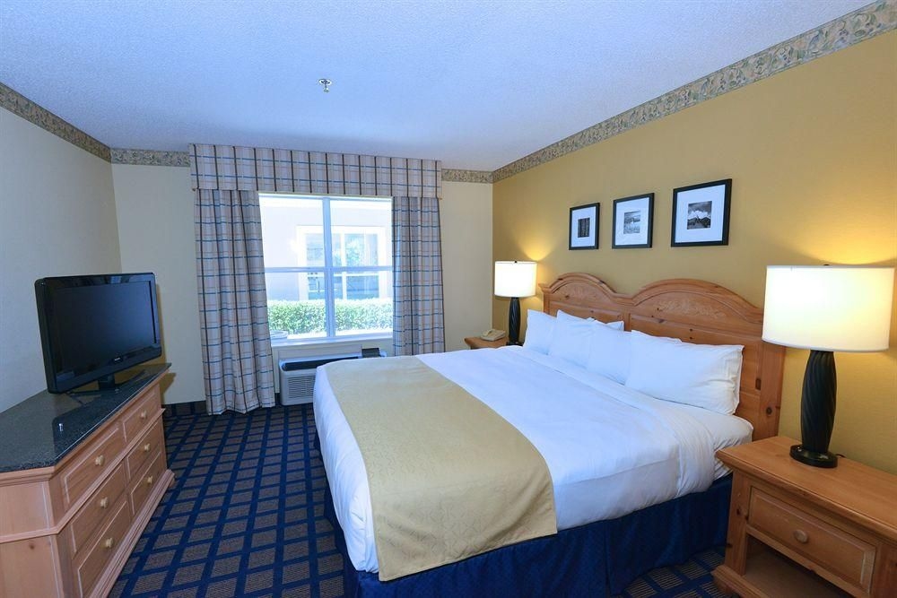 Country Inn & Suites By Carlson Lake City1
