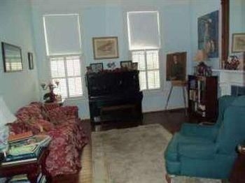 BERNEY FLY BED AND BREAKFAST3