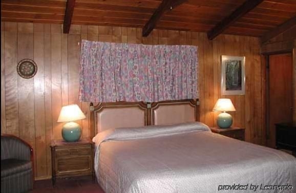 Jayes Timberlane Resort1