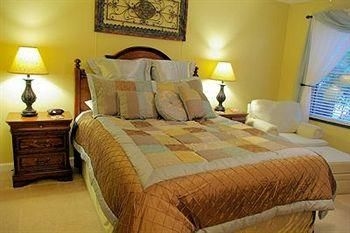 Brookside Mountain Mist Inn2