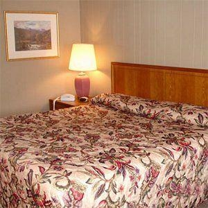 Colonial Inn Franklin0