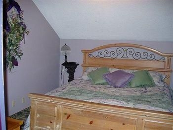 The Historic Brook Forest Inn1