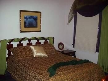 The Historic Brook Forest Inn4