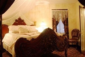 The Historic Brook Forest Inn3