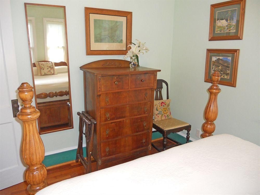 Mileybright Farmhouse1