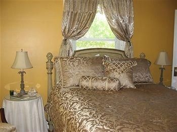 Vintage Inn Bed and Breakfast2