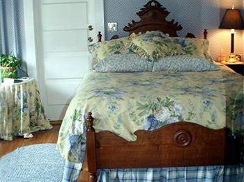 The Andrie Rose Inn4