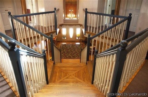 Eight Gables Inn1