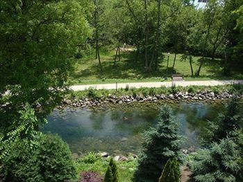 Mill Creek Hotel4