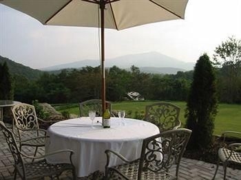 Crestwood Resort & Spa1