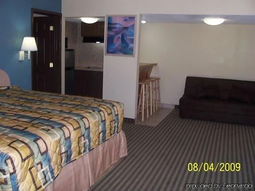 Surfside Inn Suites1