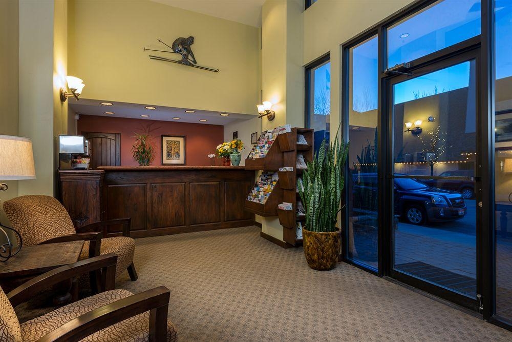 Tamarack Lodge0
