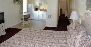 Beach Plaza Hotel2