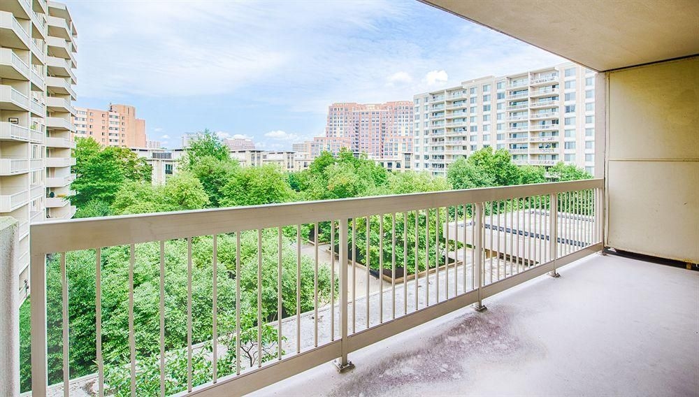 Reagan Airport Apartments3