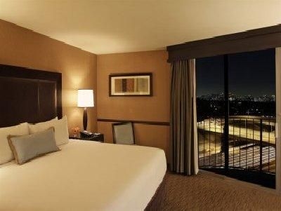 Angeleno Hotel1