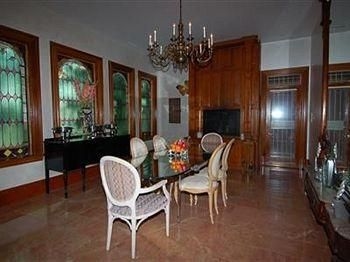 Mt Vernon Square Bed and Breakfast2