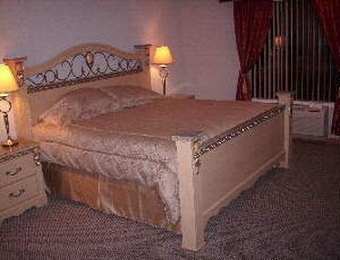 CHATEAU ROYALE INN2
