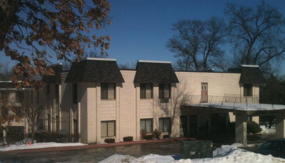 CHATEAU ROYALE INN4