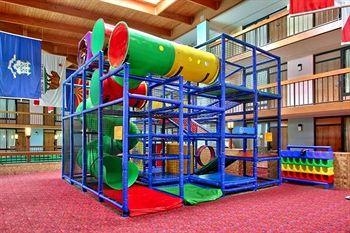 MCM Grande Hotel FunDome4